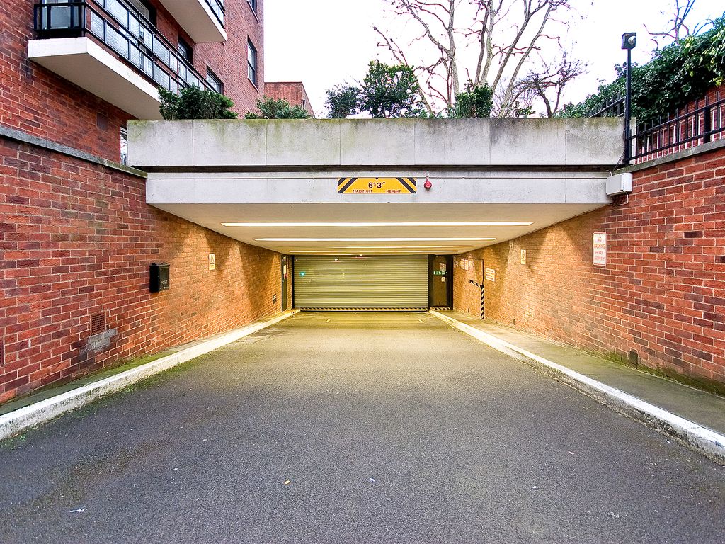 Kingston House South, Knightsbridge SW7  