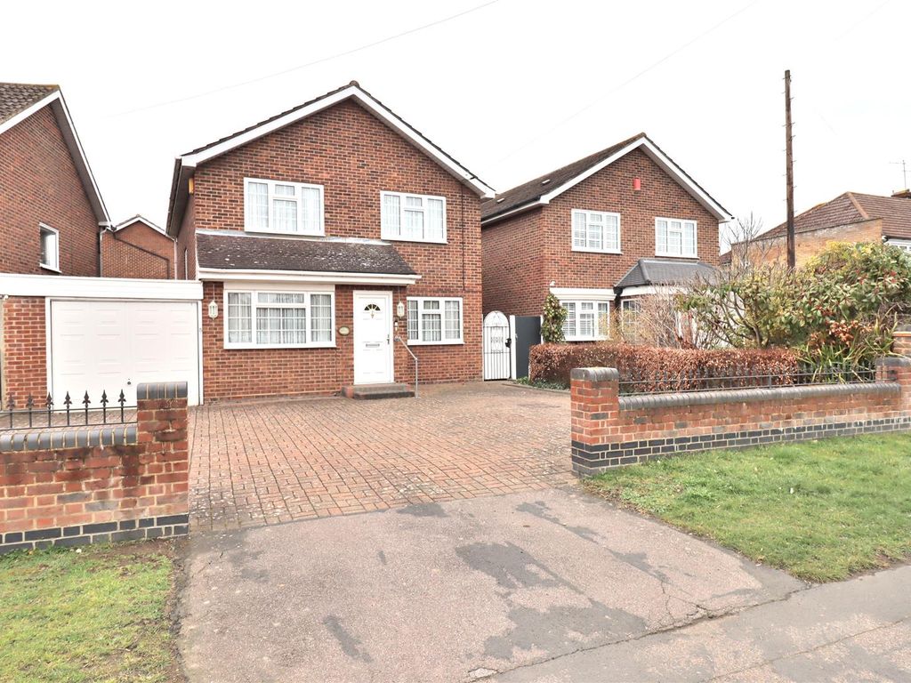 4 bed property for sale in Park Lane, Cheshunt, ThreeReceptions EN7 Zoopla