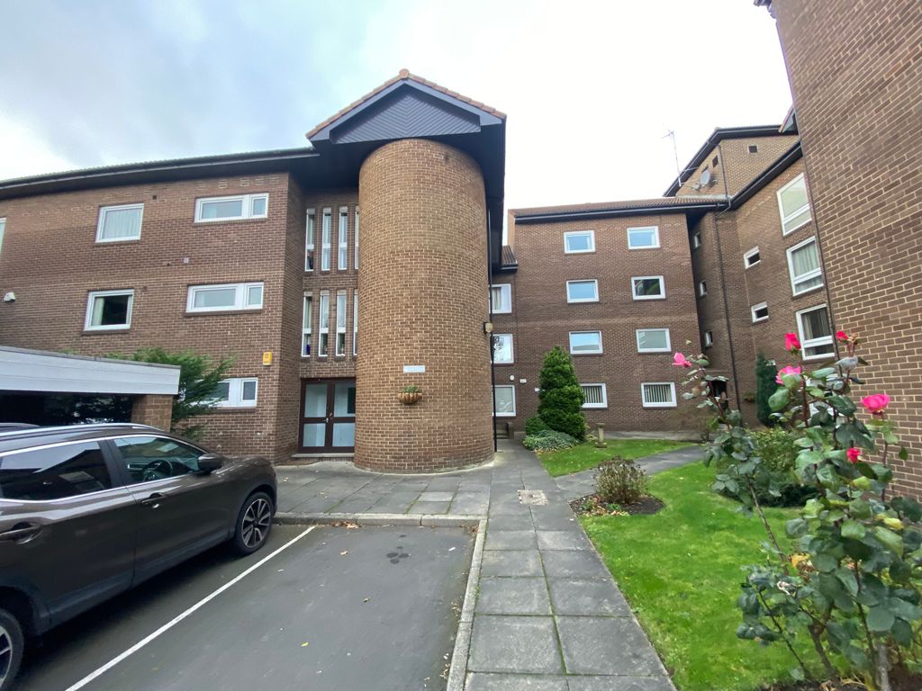 2 bed for sale in Norwood Court, Thornhill Road, Benton