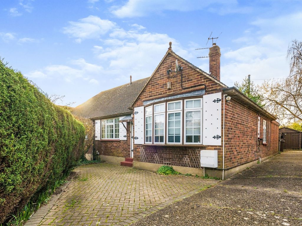 3 bed semidetached house for sale in Mile House Close, St.Albans AL1