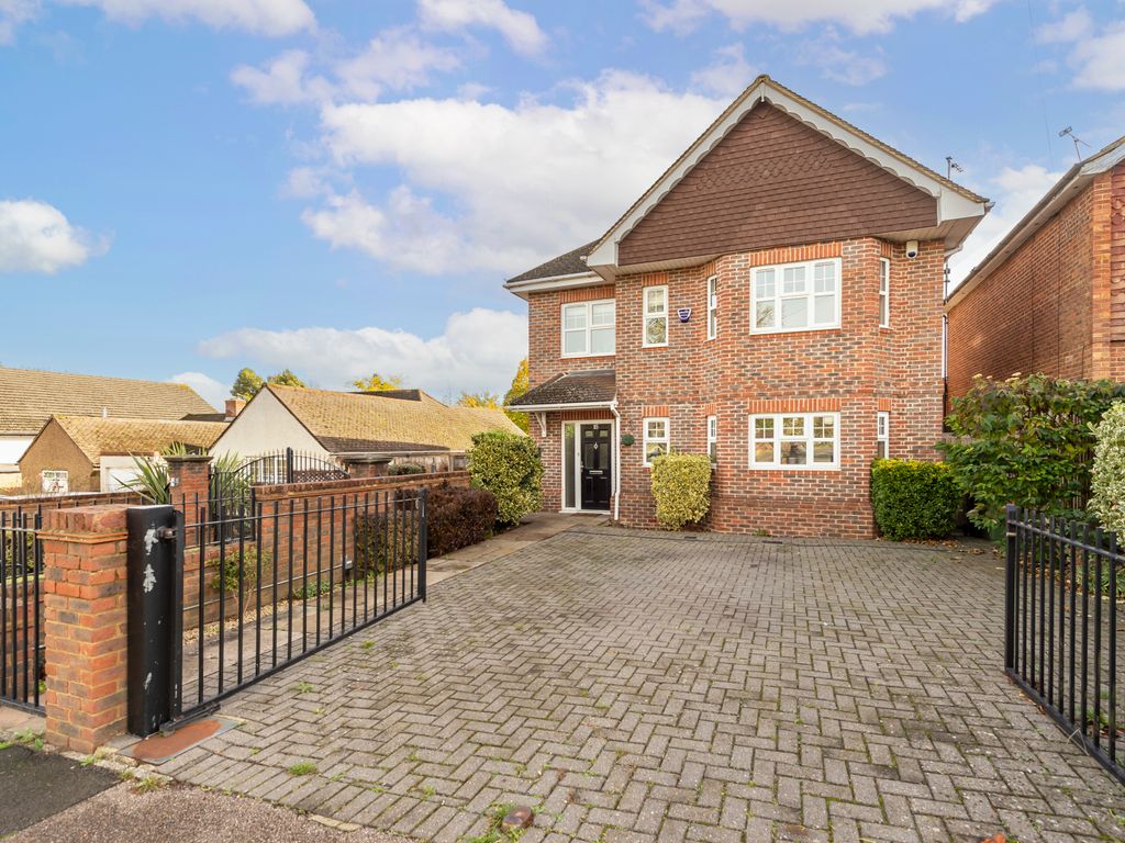 6 bed detached house for sale in Penn Road, Park Street, St. Albans