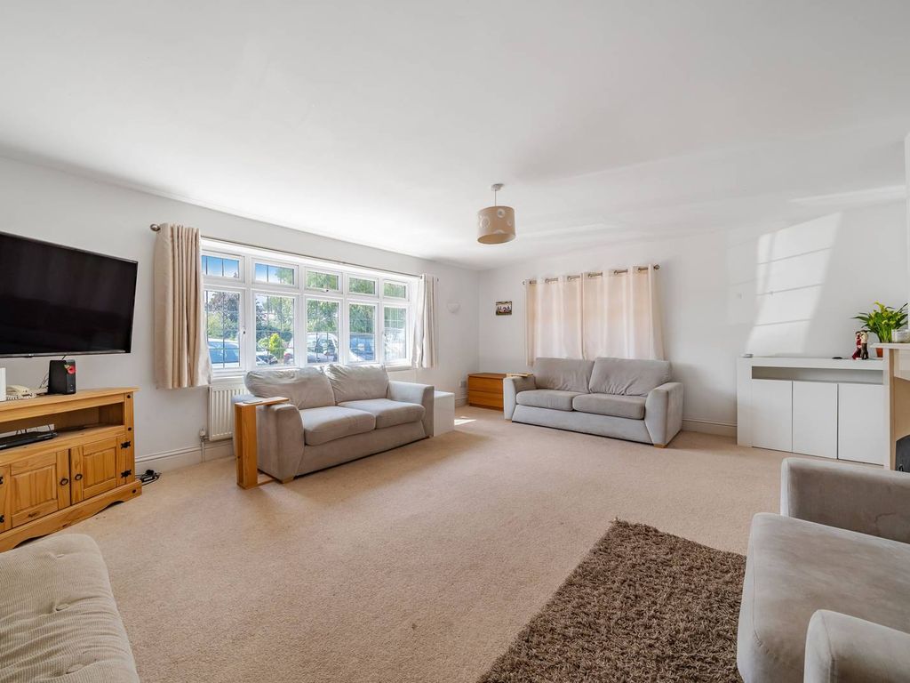 4 bed detached house for sale in Aldershot Road, Worplesdon, Guildford