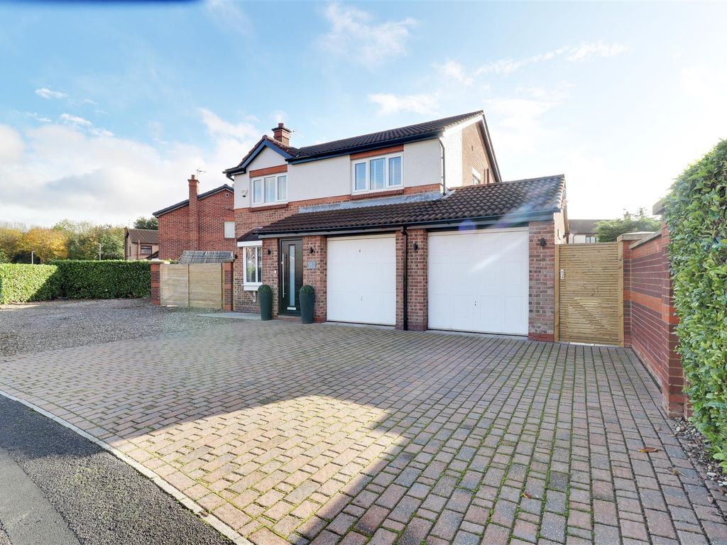 4 bed detached house for sale in Maplewood Avenue, Hull HU5, £339,500