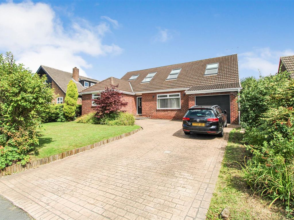 5 bed detached house for sale in Moorlands, Wickersley, Rotherham S66