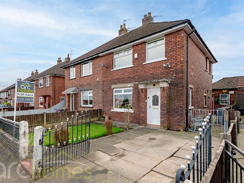 3 bed semidetached house for sale in Somerset Road, Atherton