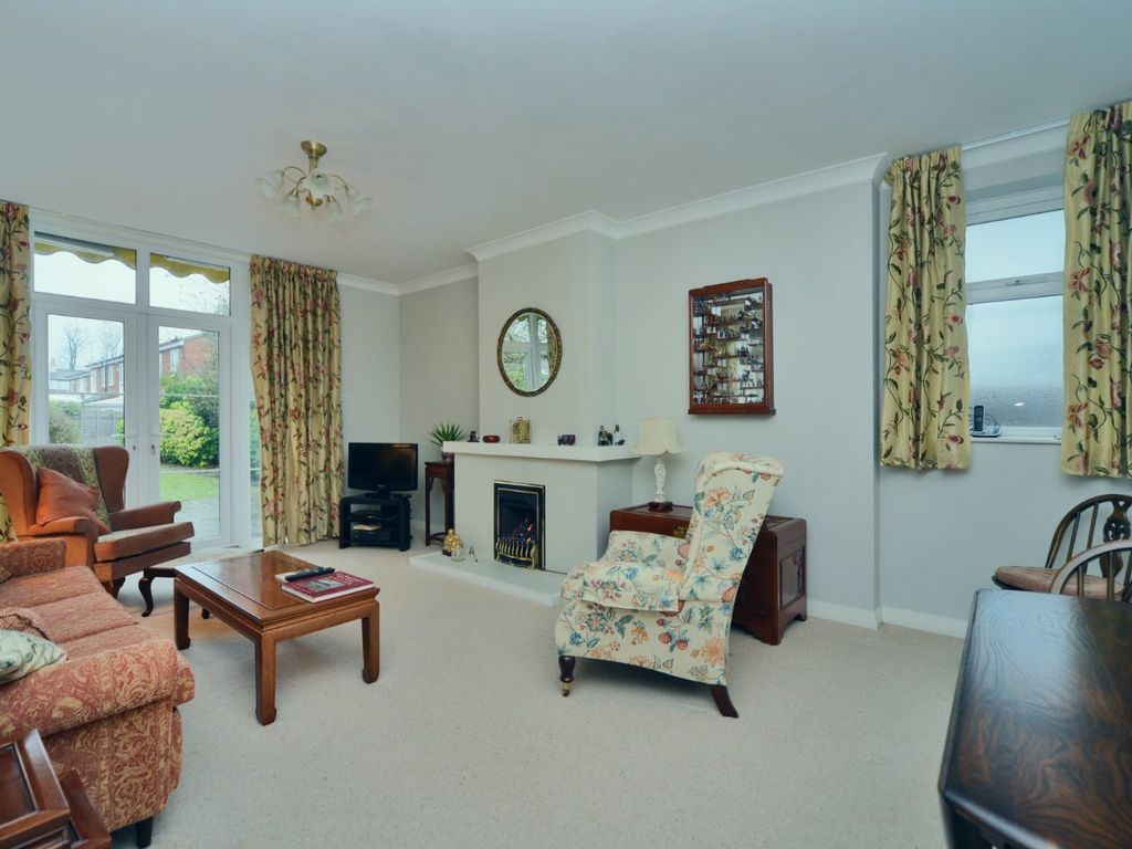 2 bed flat for sale in Queens Acre, Cheam, Sutton SM3 Zoopla