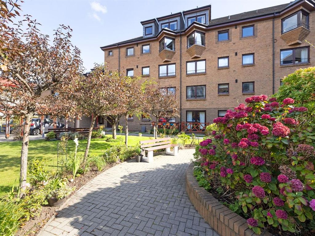 Flat 173/220, Carlyle Court, Comely Bank Road, Edinburgh EH4