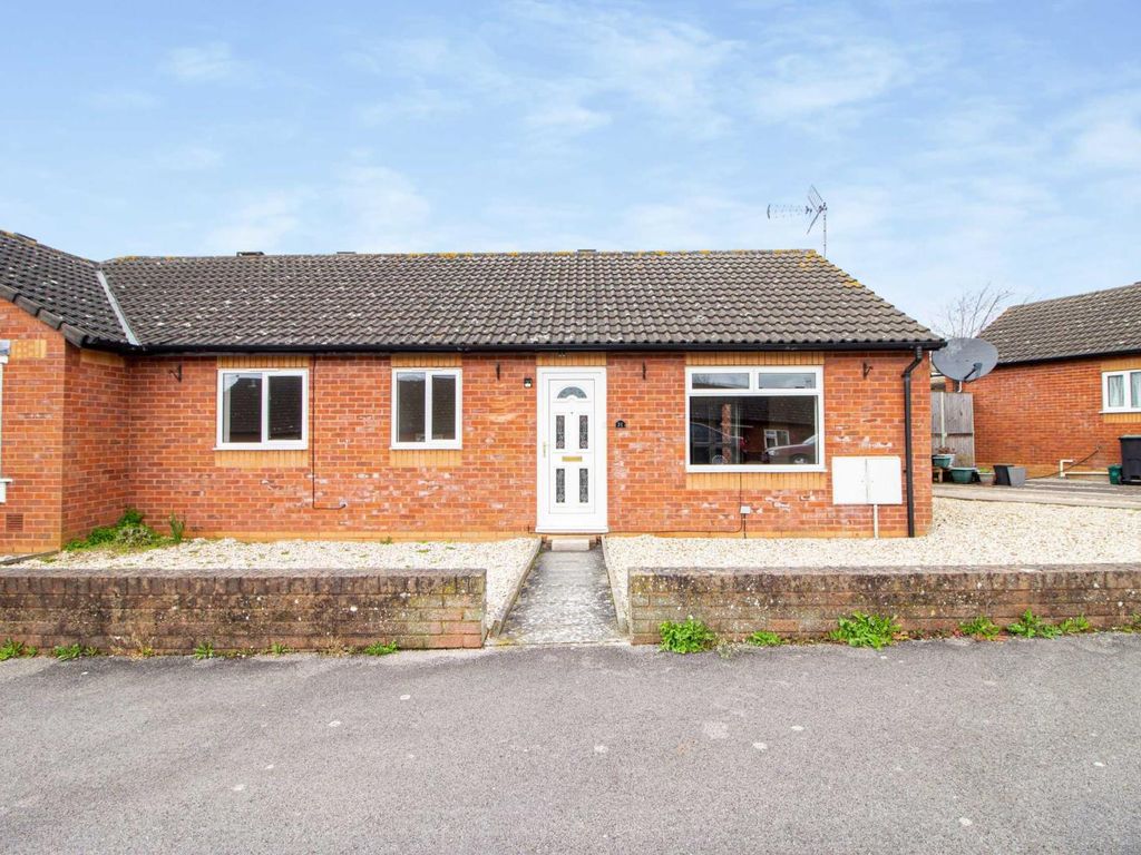3 bed bungalow for sale in Sunnycroft, Portskewett, Caldicot
