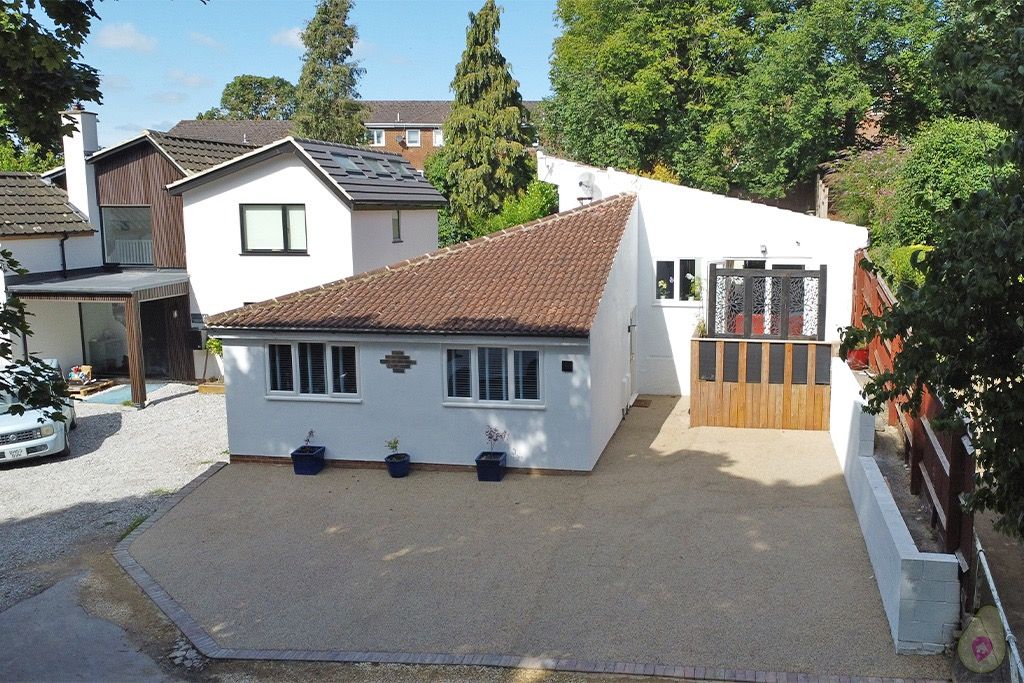3 bed detached house for sale in Amersham Hill, High HP13, £