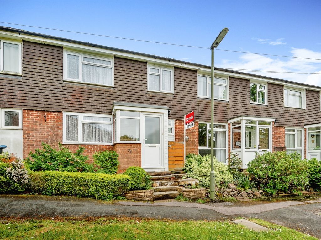 3 bed terraced house for sale in Blacklands Meadow, Nutfield, Redhill