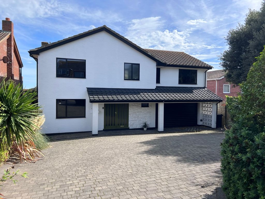 4 bed detached house for sale in Stone Road, Broadstairs, Kent CT10