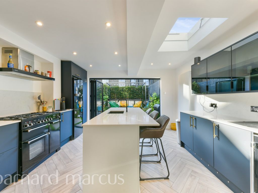 Kingsley Street, London SW11  