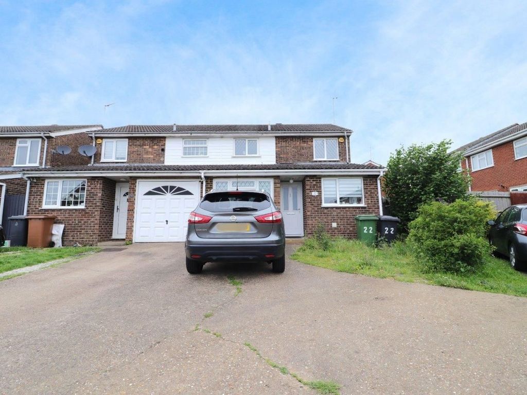 4 bed detached house to rent in Westminster Road, Wellingborough NN8, £