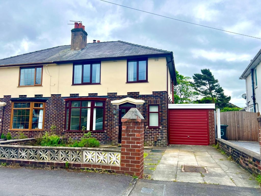 3 bed semidetached house for sale in Old Hall Drive, Whitby, Ellesmere