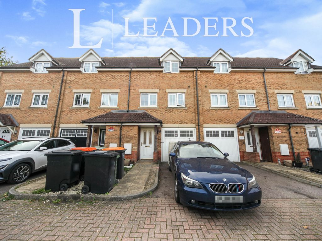 3 bed town house to rent in Watling Gardens, Dunstable LU6, £1,450 pcm