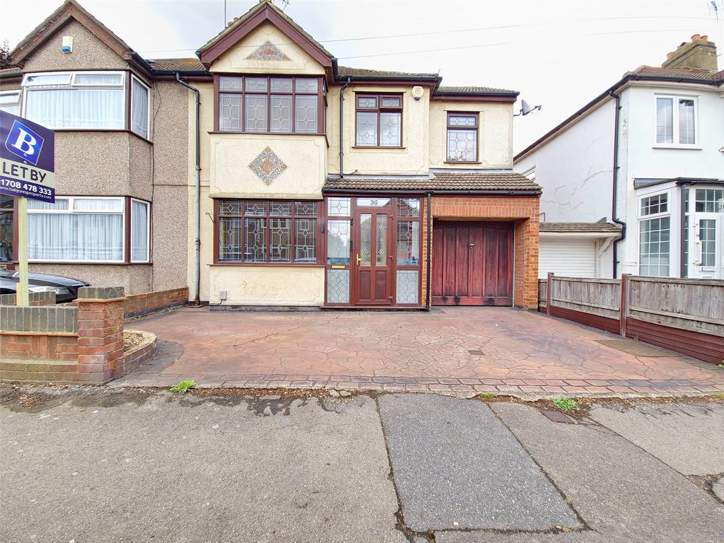 4 bed semidetached house to rent in The Avenue, Hornchurch RM12 Zoopla