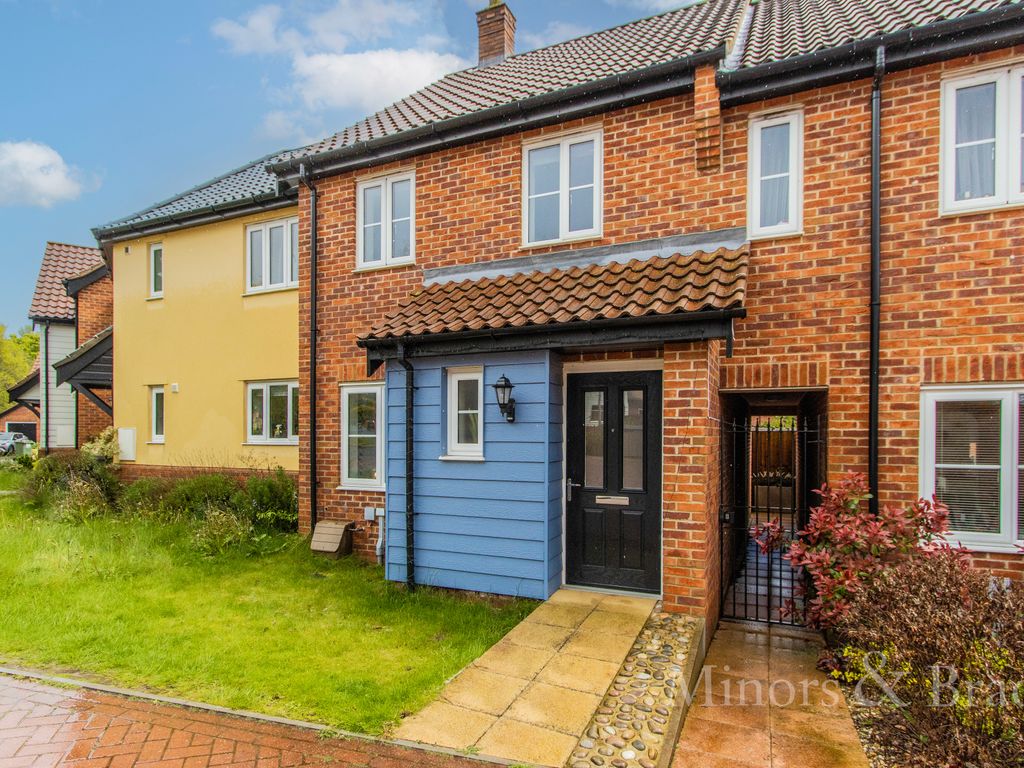 2 bed terraced house for sale in Potters Way, Poringland, Norwich NR14