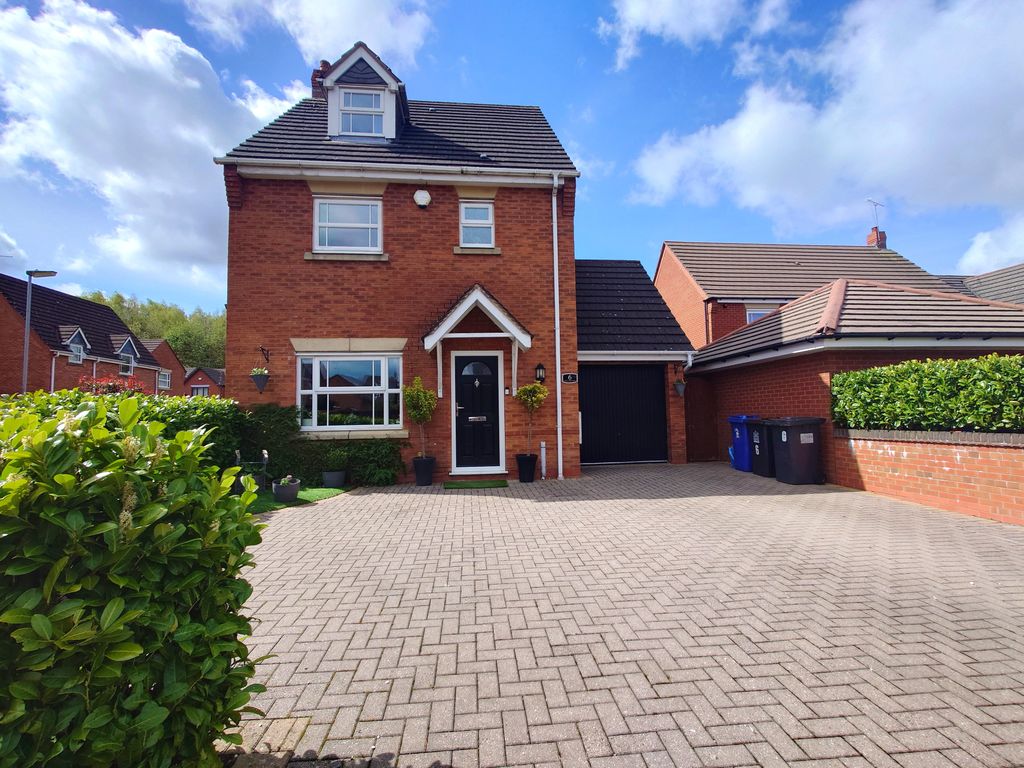 4 bed detached house for sale in Birch Valley Road, Kidsgrove, StokeOnTrent ST7, £325,000 Zoopla