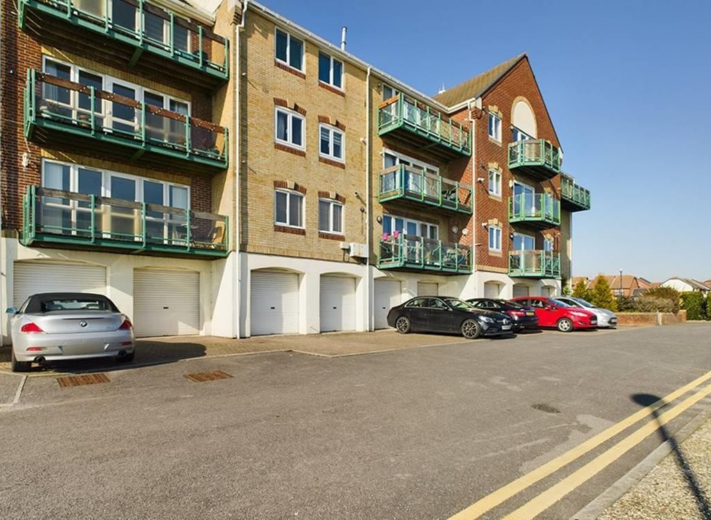 2 bed flat to rent in Pacific Close, Ocean Village, Southampton SO14, £1,500 pcm Zoopla