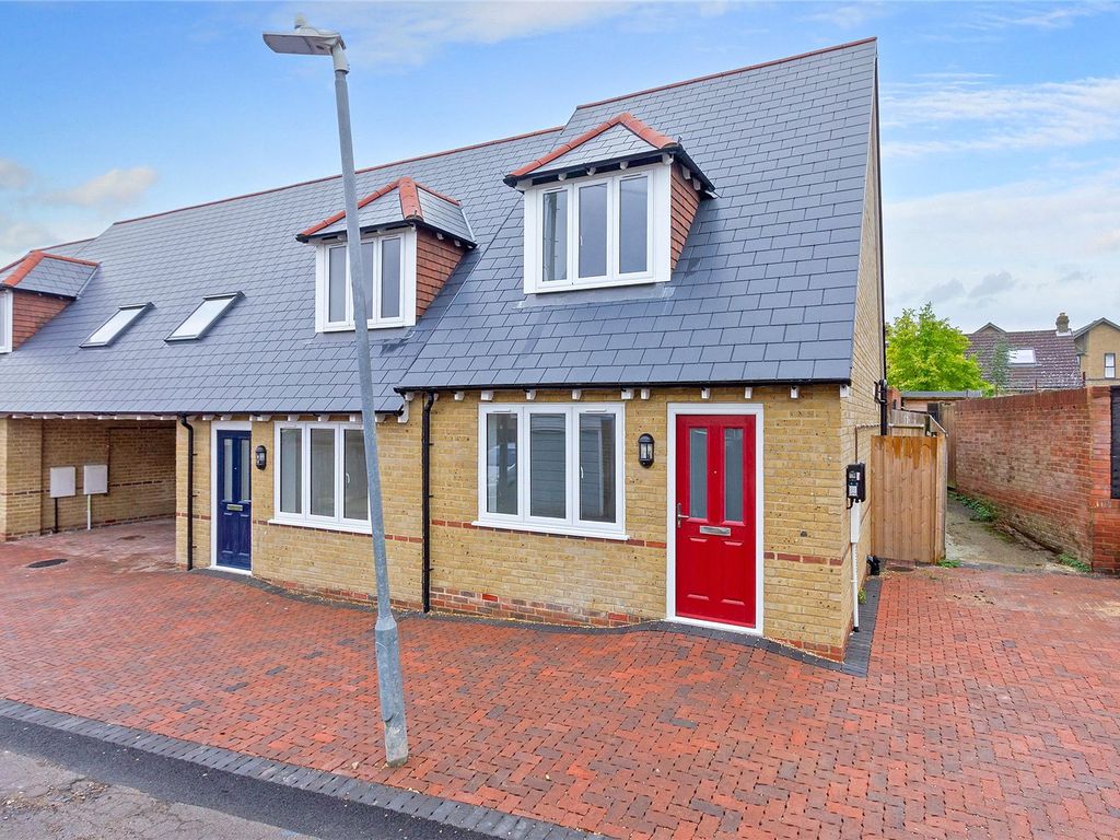 New home, 1 bed end terrace house for sale in Epps Road, Sittingbourne