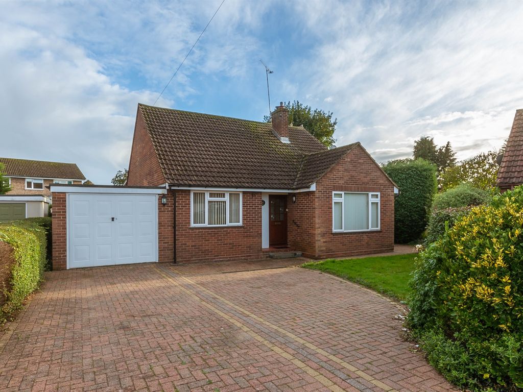 3 bed detached bungalow for sale in Vicarage Crescent, Hatfield Peverel