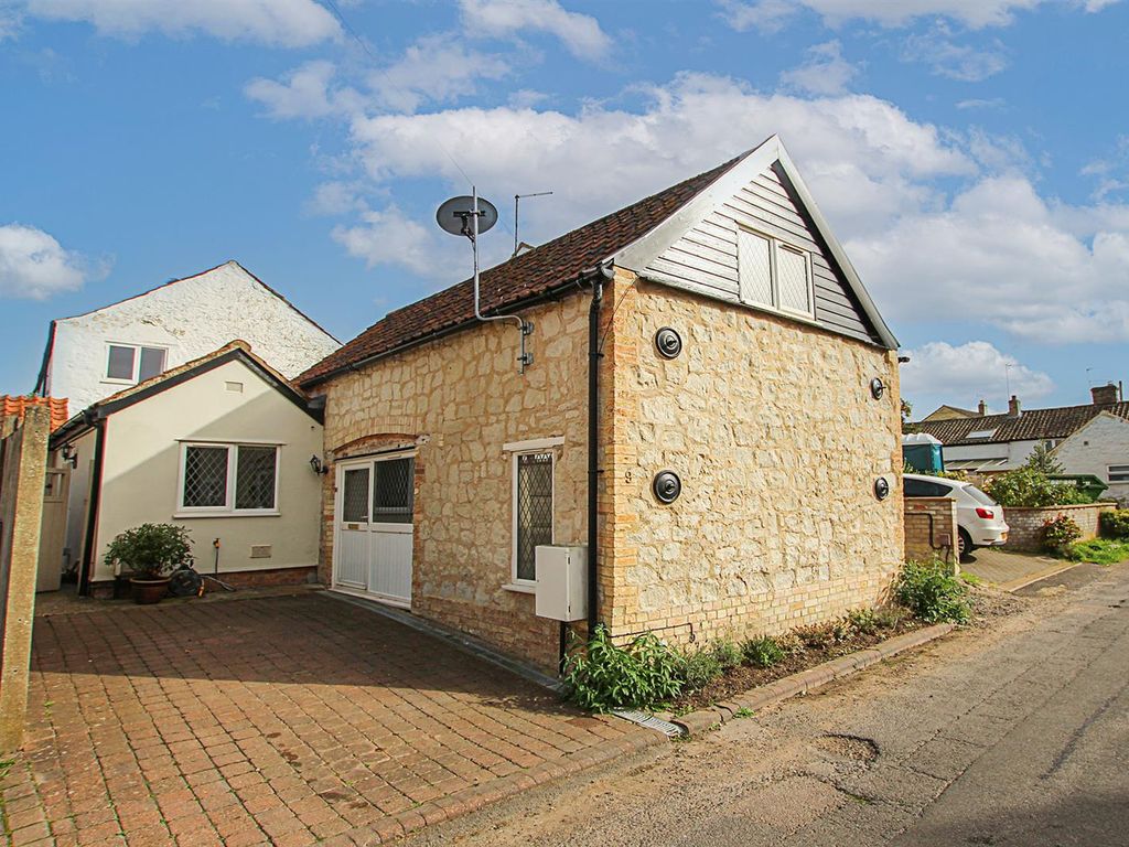 2 bed detached house for sale in Low Road, Burwell, Cambridge CB25, £