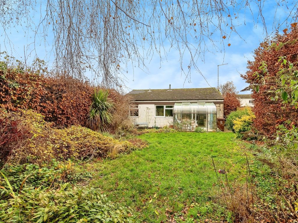 3 bed detached bungalow for sale in Springfield Close, Corsham SN13, £