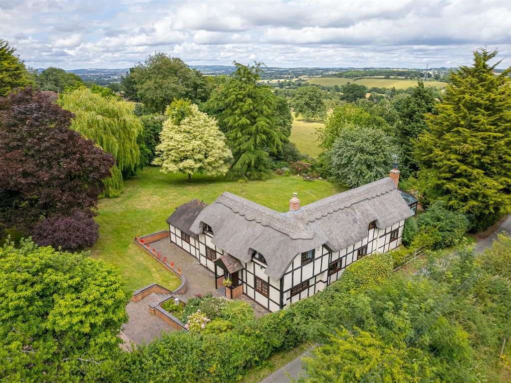 4 bed property for sale in Holmes Lane, Hanbury, Bromsgrove