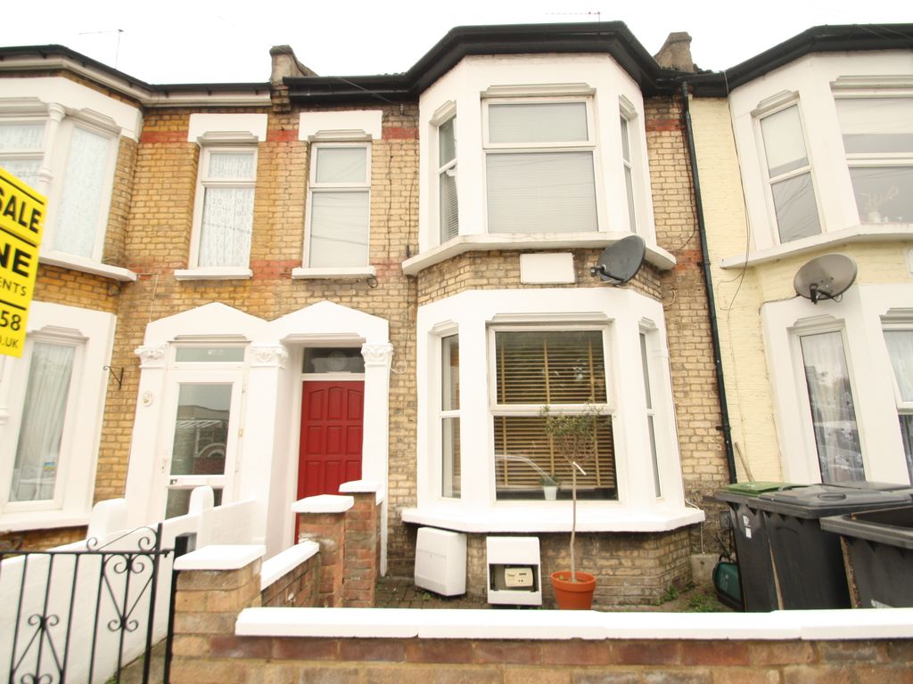 2 bed flat for sale in Stanley Road, Haringey N15, £420,000 Zoopla