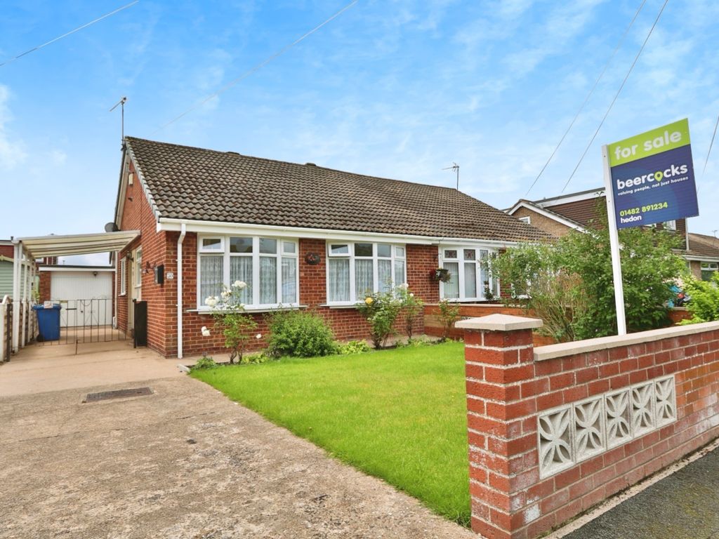 2 bed bungalow for sale in Beech Close, Sproatley, Hull HU11, £165,000