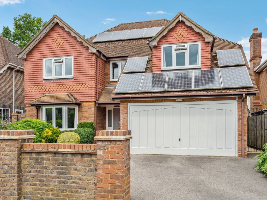 5 bed detached house for sale in Denham Walk, Chalfont St Peter