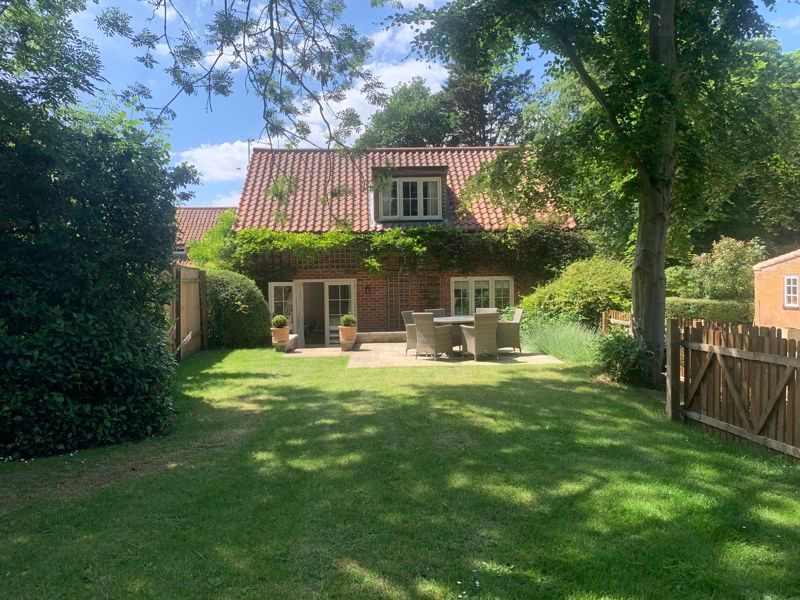 3 bed semidetached house to rent in Thursford Road, Hindringham