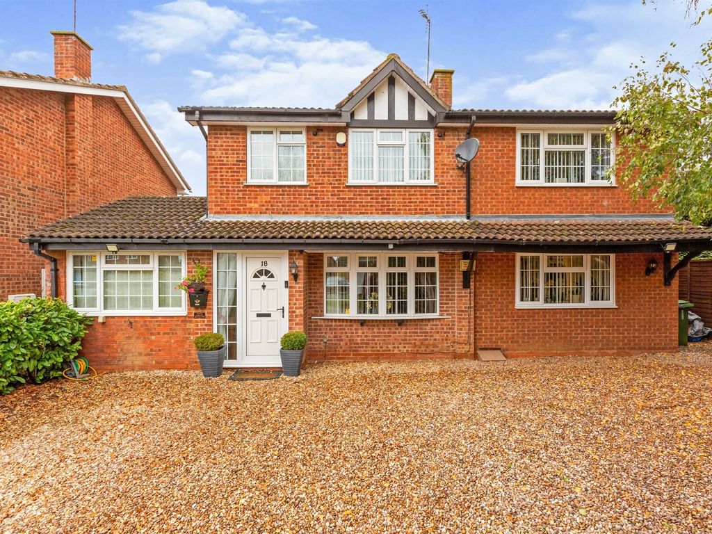 5 bed detached house for sale in Denby Dale, Wellingborough NN8, £