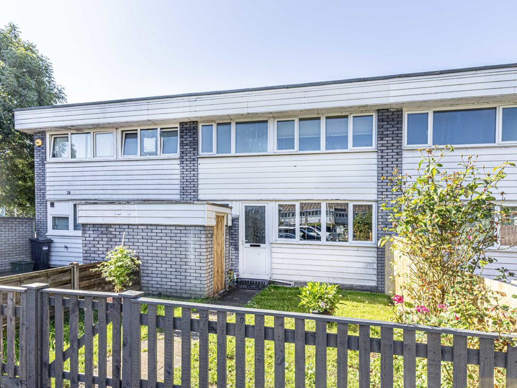 3 bed property for sale in Ferraro Close, Heston, Hounslow TW5, £