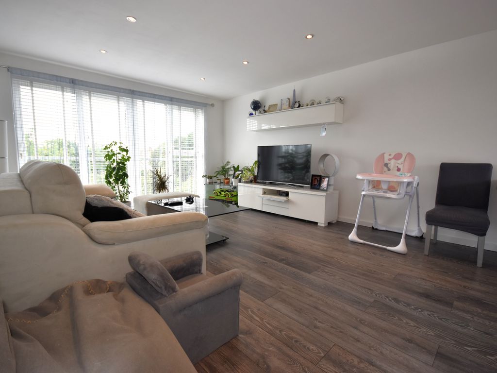 2 bed flat for sale in Devonshire Road, Blackpool FY2, £90,000 Zoopla