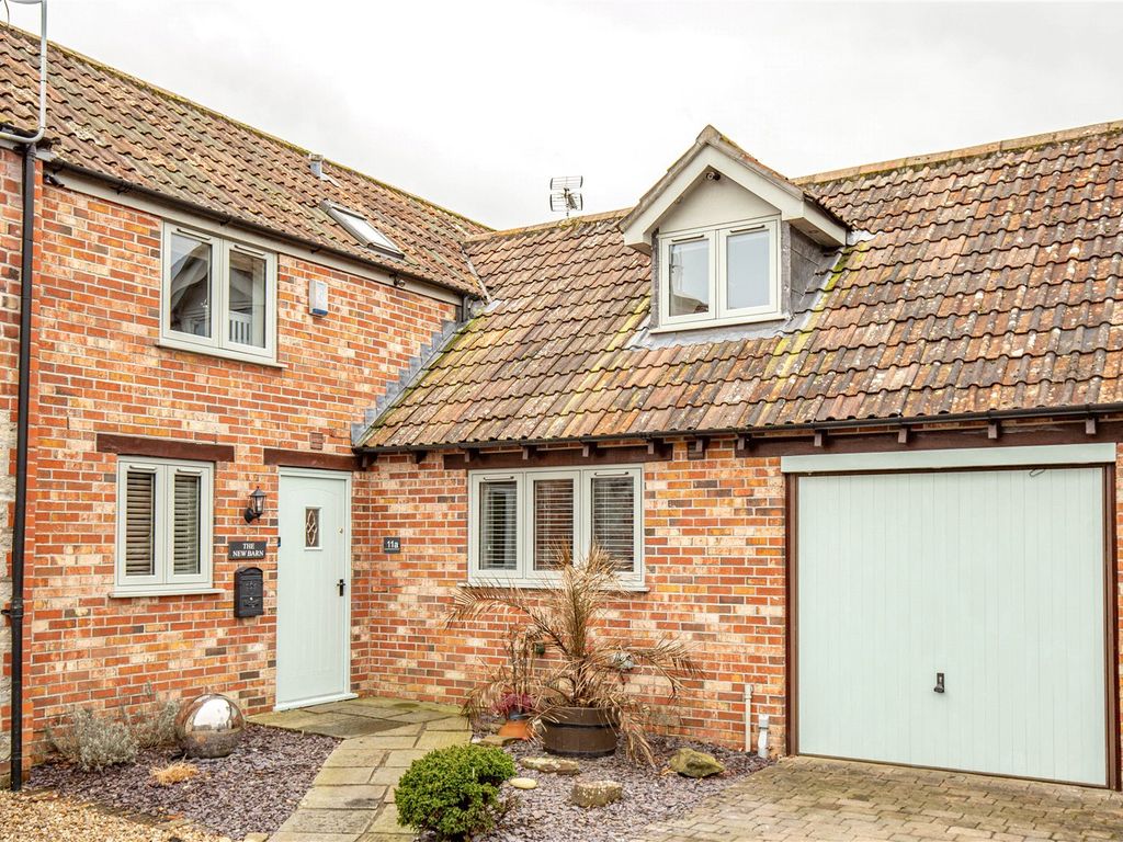 3 bed end terrace house for sale in Parkfield Road, Pucklechurch