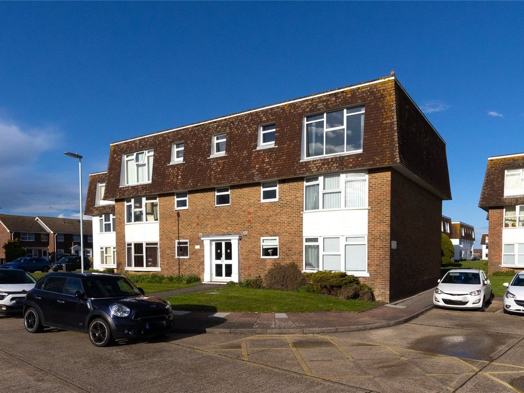 2 bed flat for sale in Westlake Close, Tarring, Worthing, West Sussex