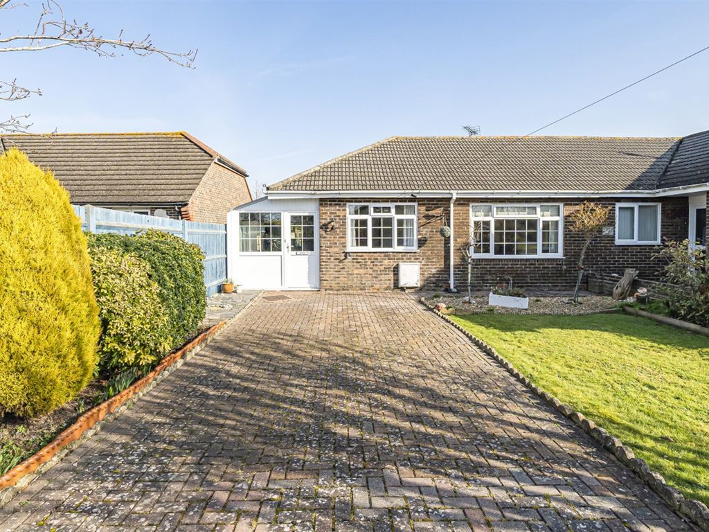 3 bed bungalow for sale in Winston Close, Bognor Regis, West Sussex