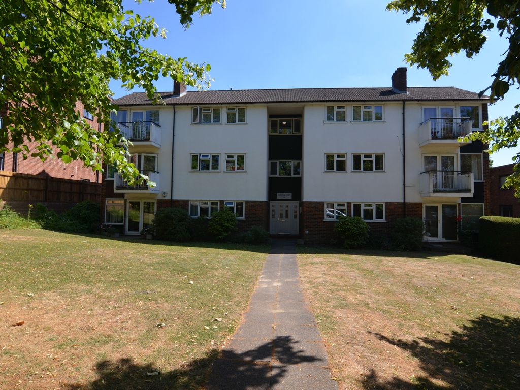 2 bed flat to rent in Foxgrove Road, Beckenham BR3 Zoopla