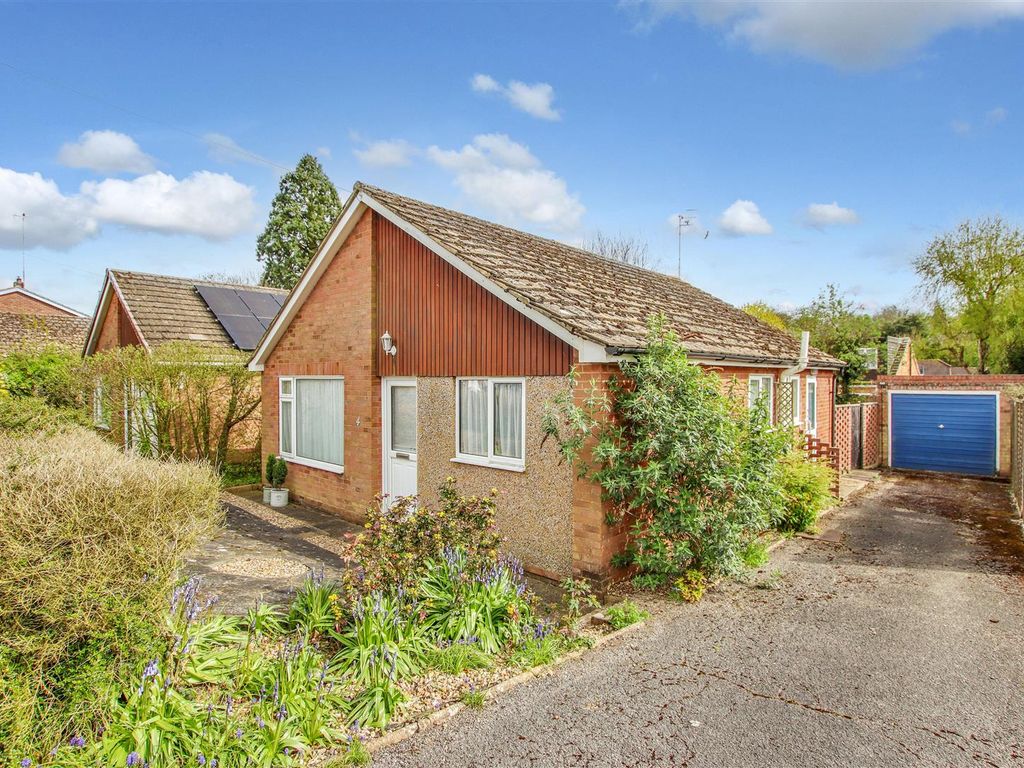 3 bed detached bungalow for sale in Kingsfield Road, Dane End, Ware