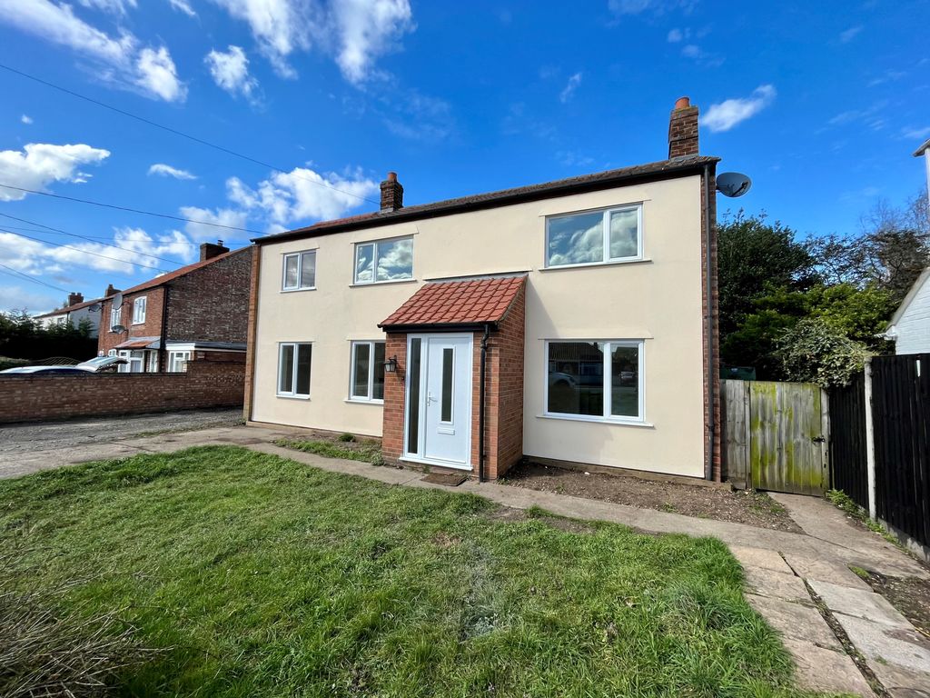 3 bed property to rent in Wings Road, Lakenheath, Brandon IP27, £1,250