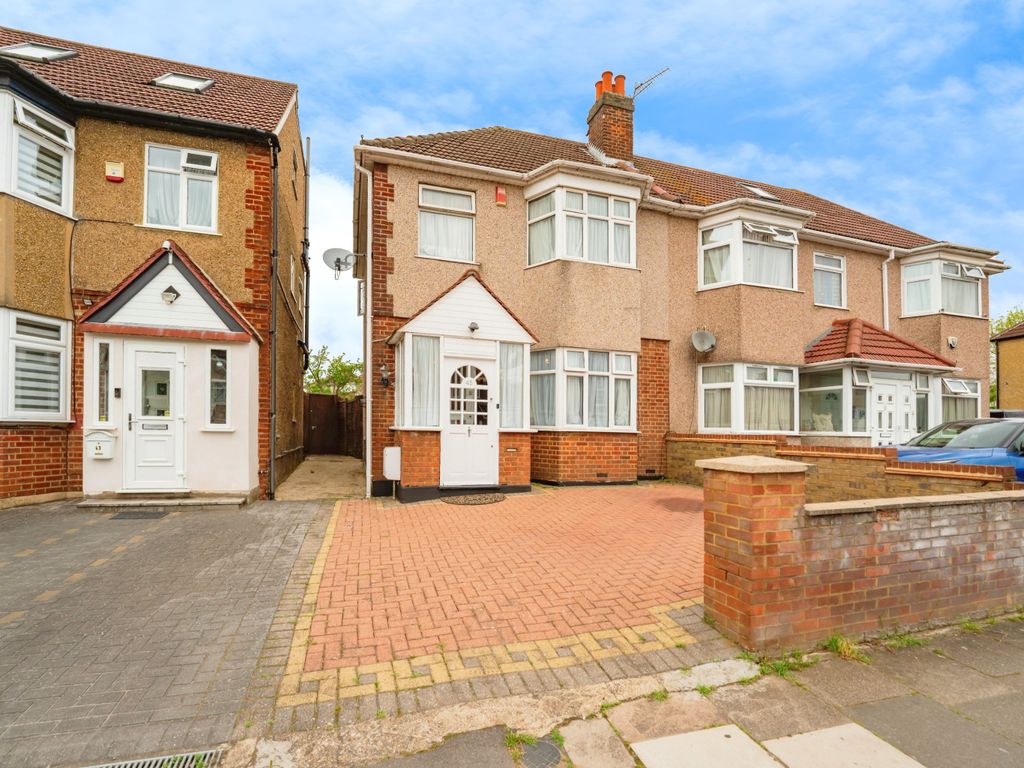 3 bed semidetached house for sale in Wood End Lane, Northolt UB5, £