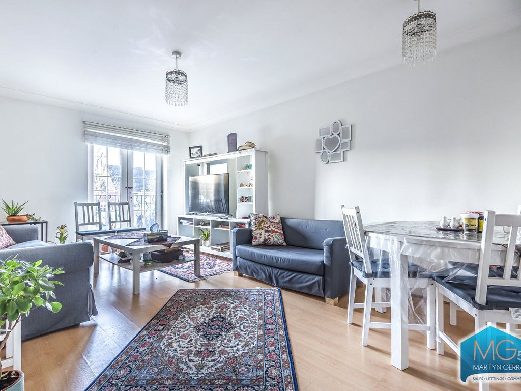 2 bed flat to rent in Thornbury Close, London NW7 Zoopla