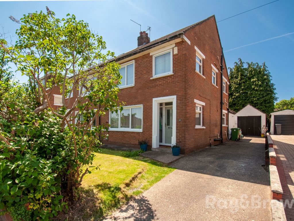 4 bed semidetached house for sale in Heol Tyn Y Coed, Rhiwbina