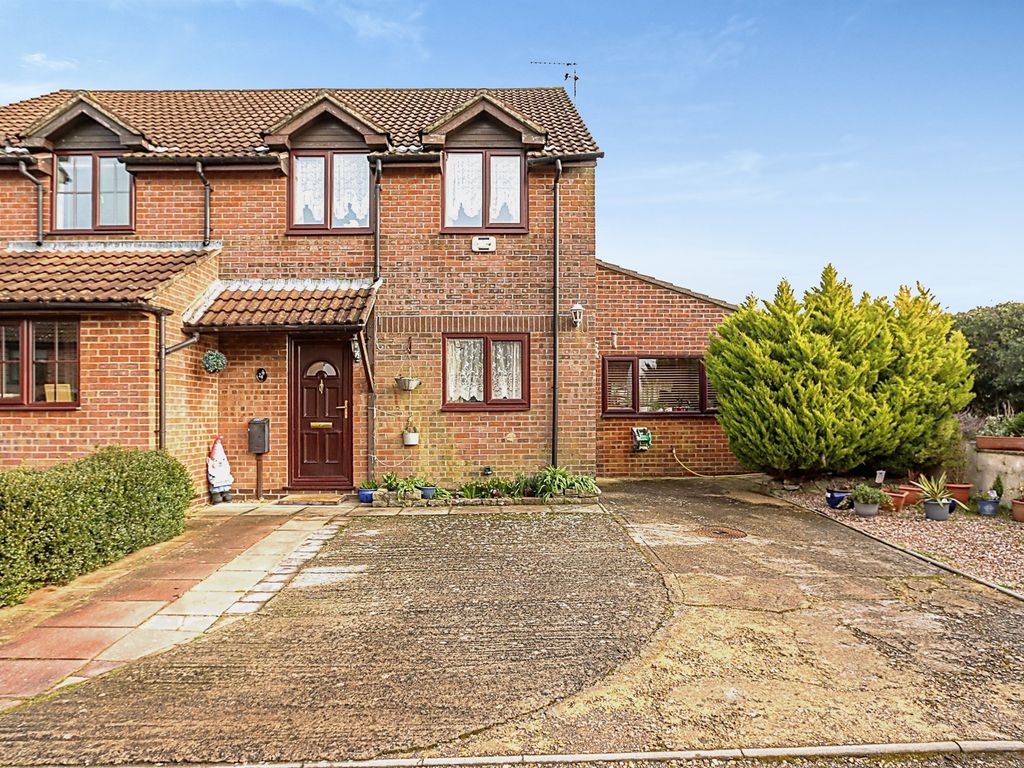 3 bed semidetached house for sale in London Close, Piddlehinton