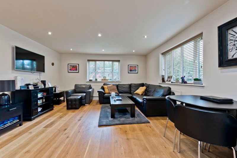 1 bed flat to rent in Birchwood Close, Morden SM4 Zoopla