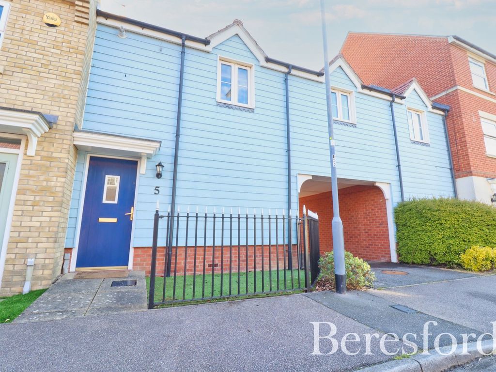 2 bed property for sale in Canon Road, Flitch Green, Dunmow, Essex CM6