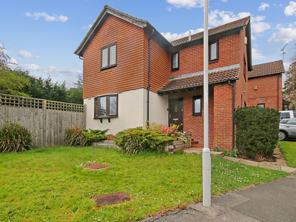 4 bed detached house for sale in Lower Mere, East Grinstead RH19, £