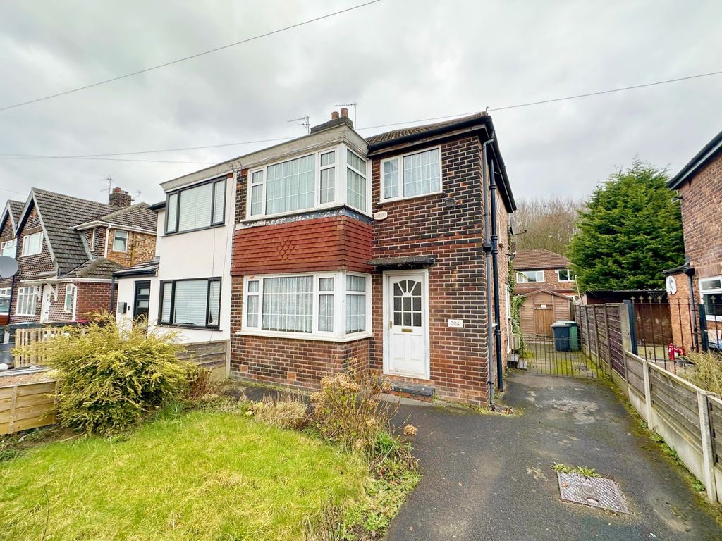 3 bed semidetached house for sale in Littleton Road, Salford, Greater