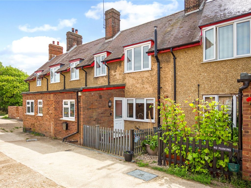 3 bed end terrace house to rent in Hoo Farm Cottages, Codicote Road